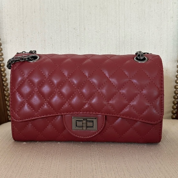 Amazon Handbags - NEW Elegant Maroon Quilted Shoulder Bag with gunmetal hardware
